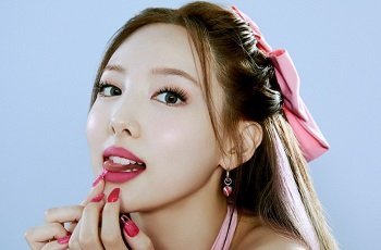 Nayeon TWICE bị lộ nện nhau với đại gia